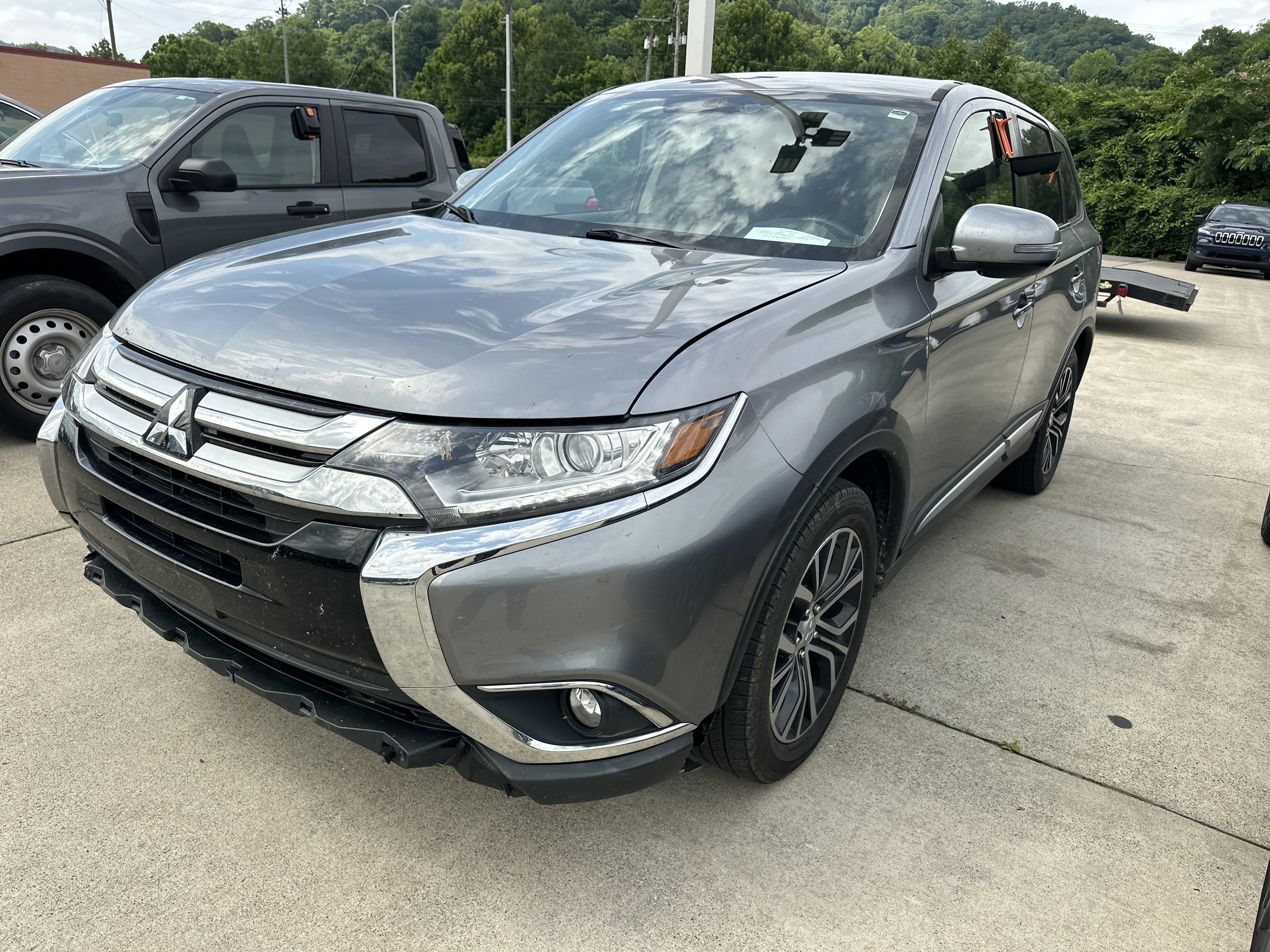Used 2018 Mitsubishi Outlander SE AWD/4WD image 5