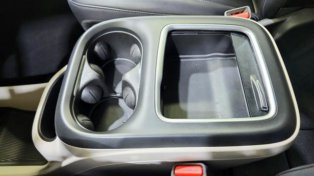 Used 2024 Chrysler Pacifica Touring-L FWD image 15