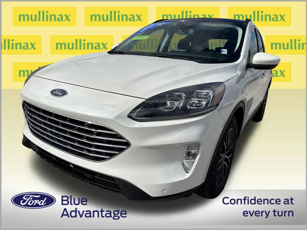 Certified 2022 Ford Escape Titanium w/ Titanium Premium Package image 11