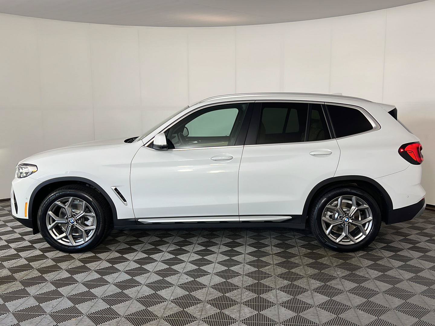 Used 2023 BMW X3 xDrive30i w/ Premium Package AWD/4WD image 12