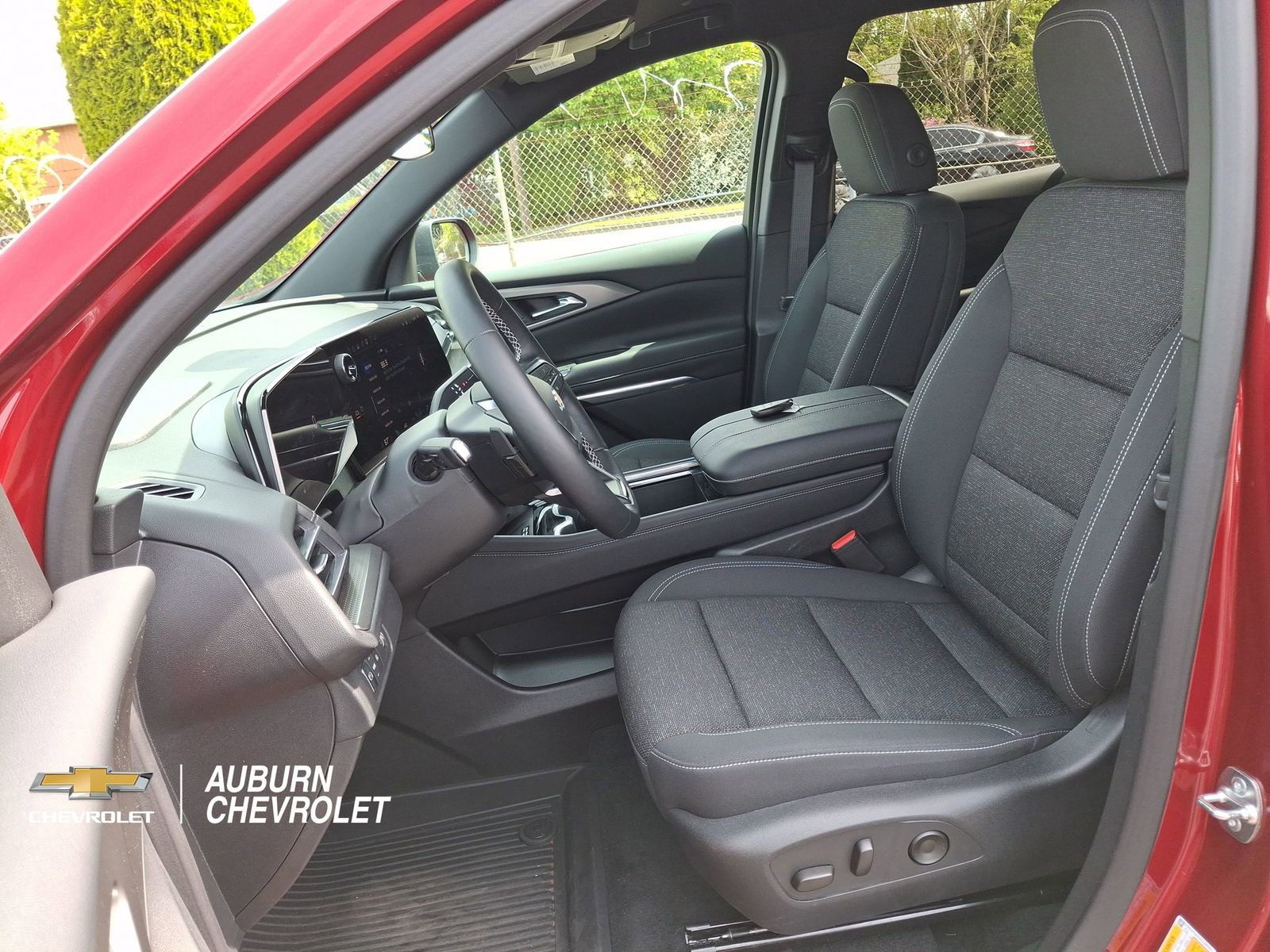 Used 2025 Chevrolet Traverse LT w/ Driver Confidence Package FWD image 20