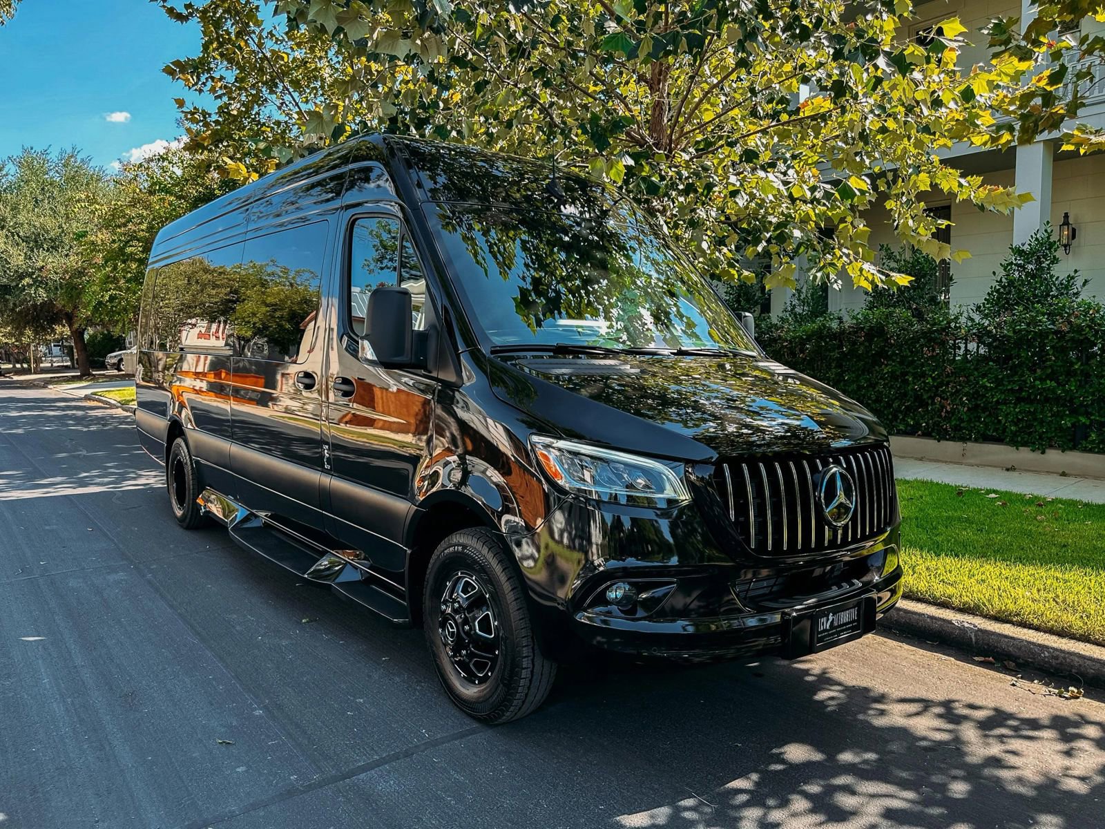 Used 2025 Mercedes-Benz Sprinter 3500 image 1
