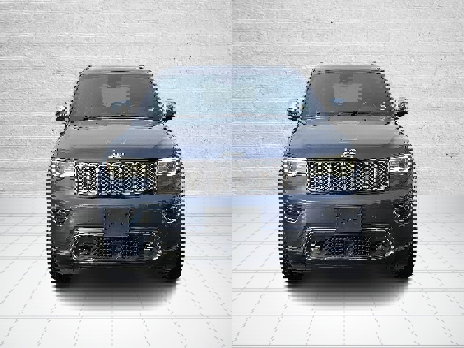 Used 2021 Jeep Grand Cherokee Overland image 2