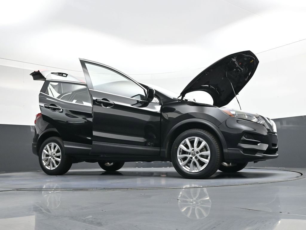 Used 2021 Nissan Rogue Sport S image 45