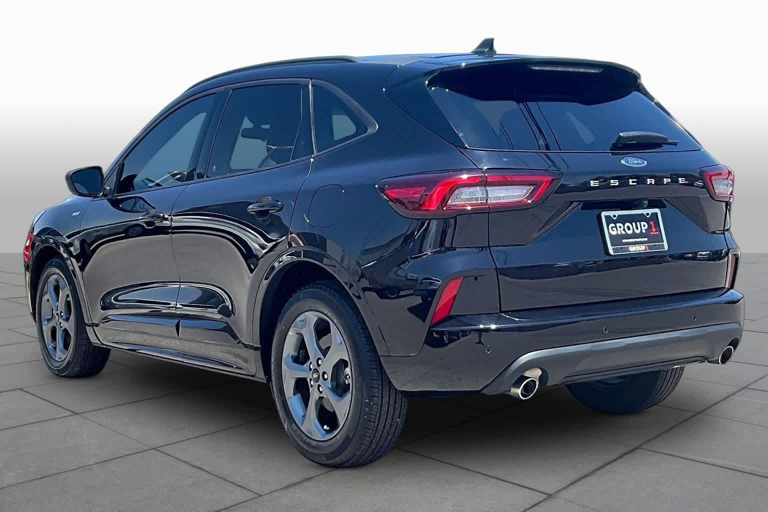 Used 2023 Ford Escape ST-Line w/ Tech Pack #1 FWD image 11