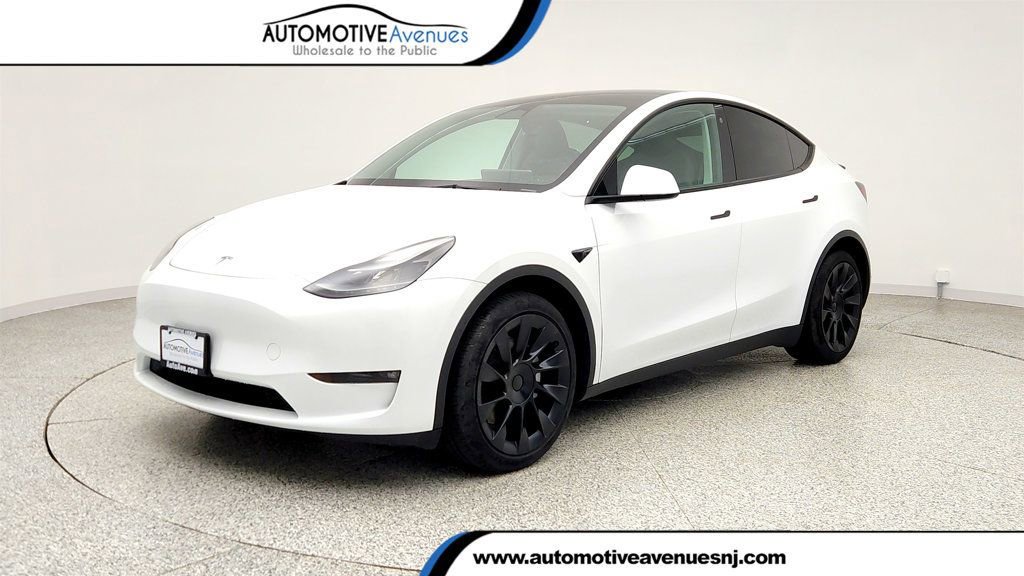 Used 2023 Tesla Model Y Long Range image 1