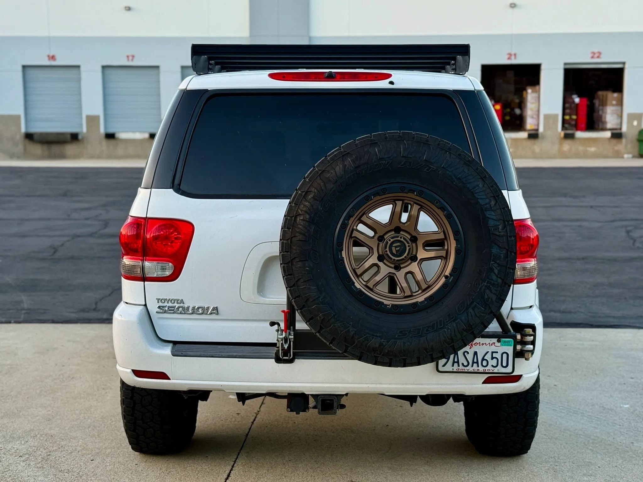 Used 2006 Toyota Sequoia SR5 AWD/4WD image 14