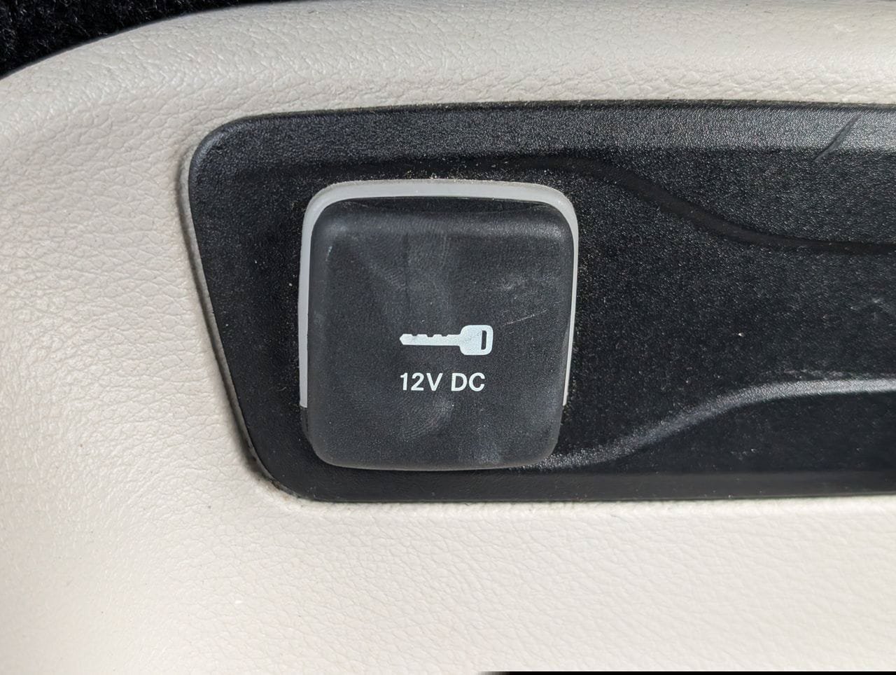 Used 2023 Chrysler Pacifica Touring-L FWD image 19