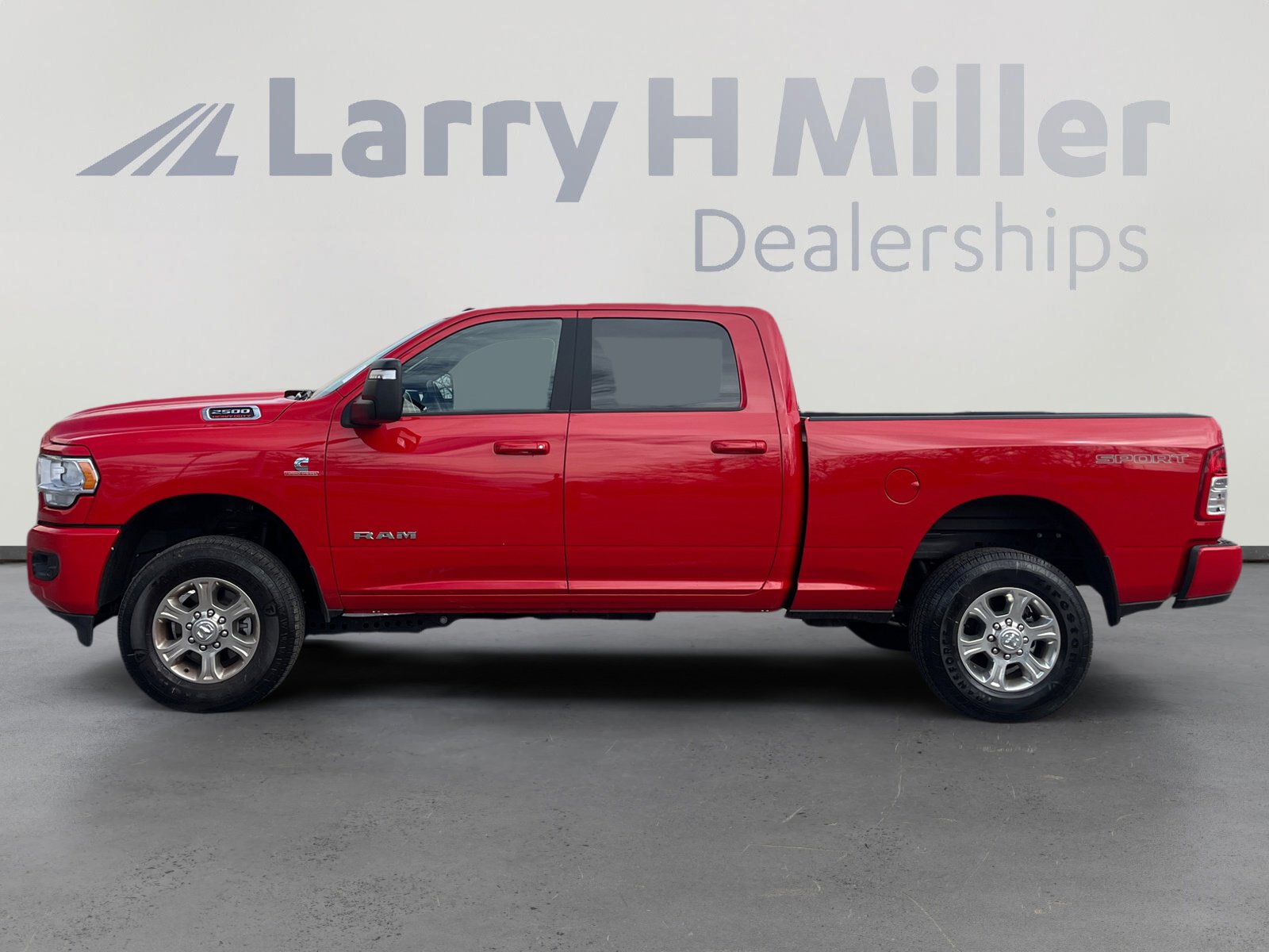 Used 2024 RAM 2500 Big Horn w/ Sport Appearance Package image 2
