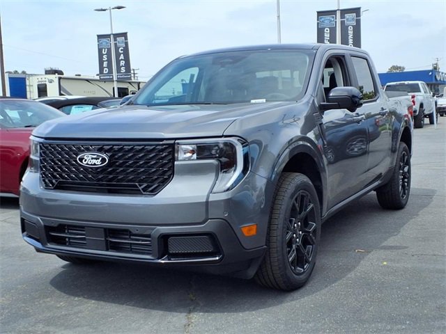 New 2025 Ford Maverick Lariat w/ Black Appearance Package