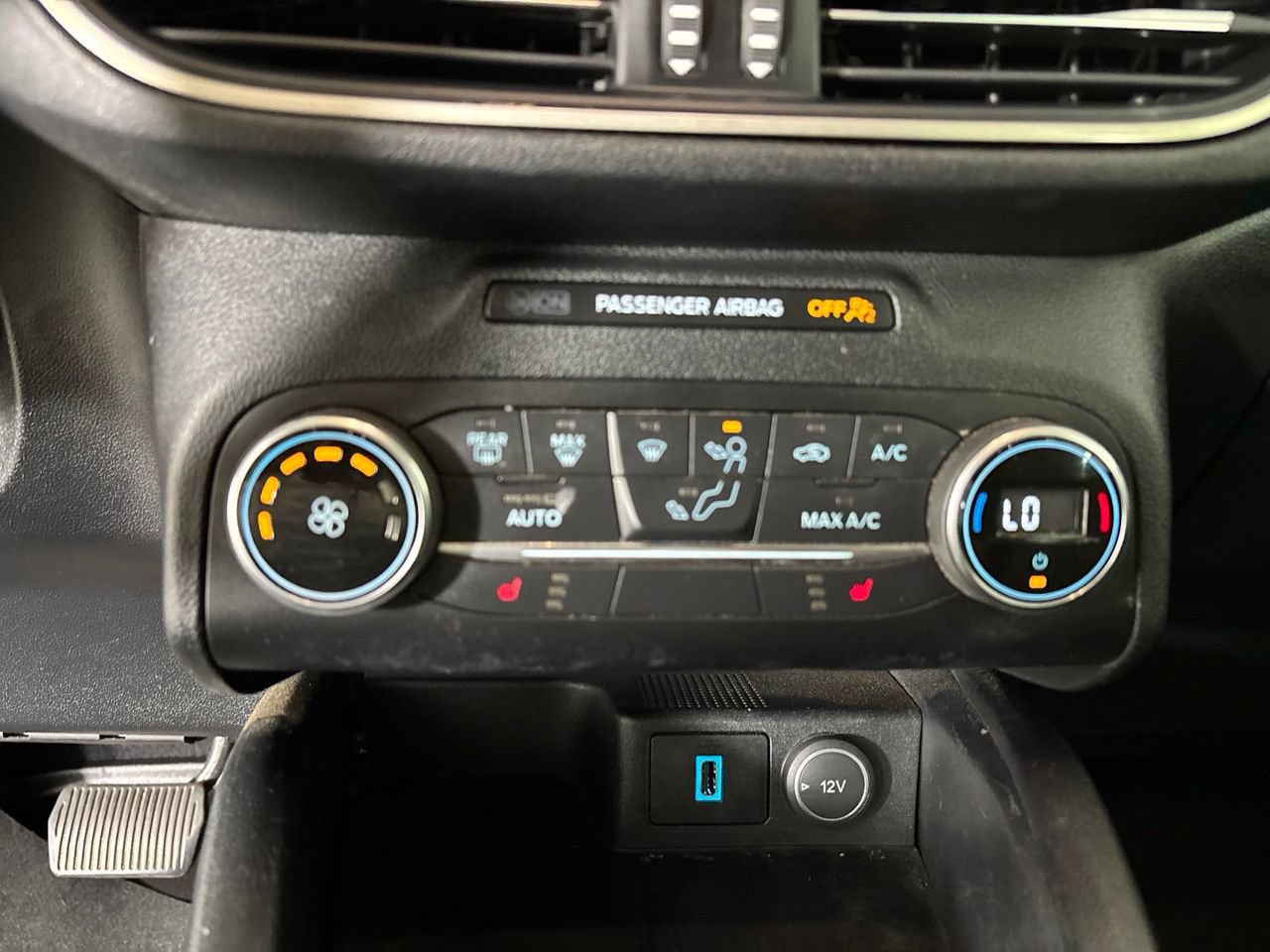 Used 2020 Ford Escape SE FWD image 19