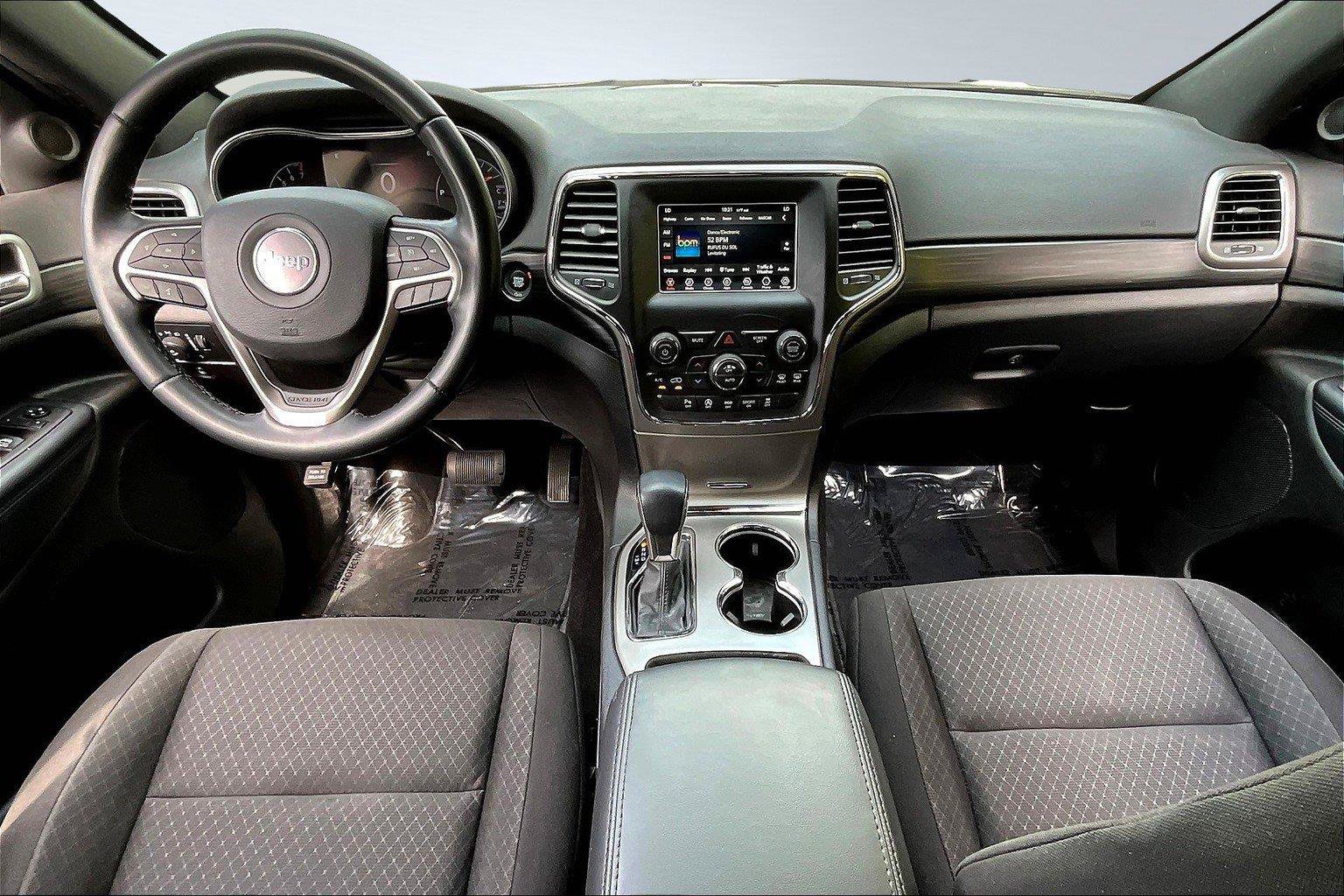 Used 2021 Jeep Grand Cherokee Laredo AWD/4WD image 17