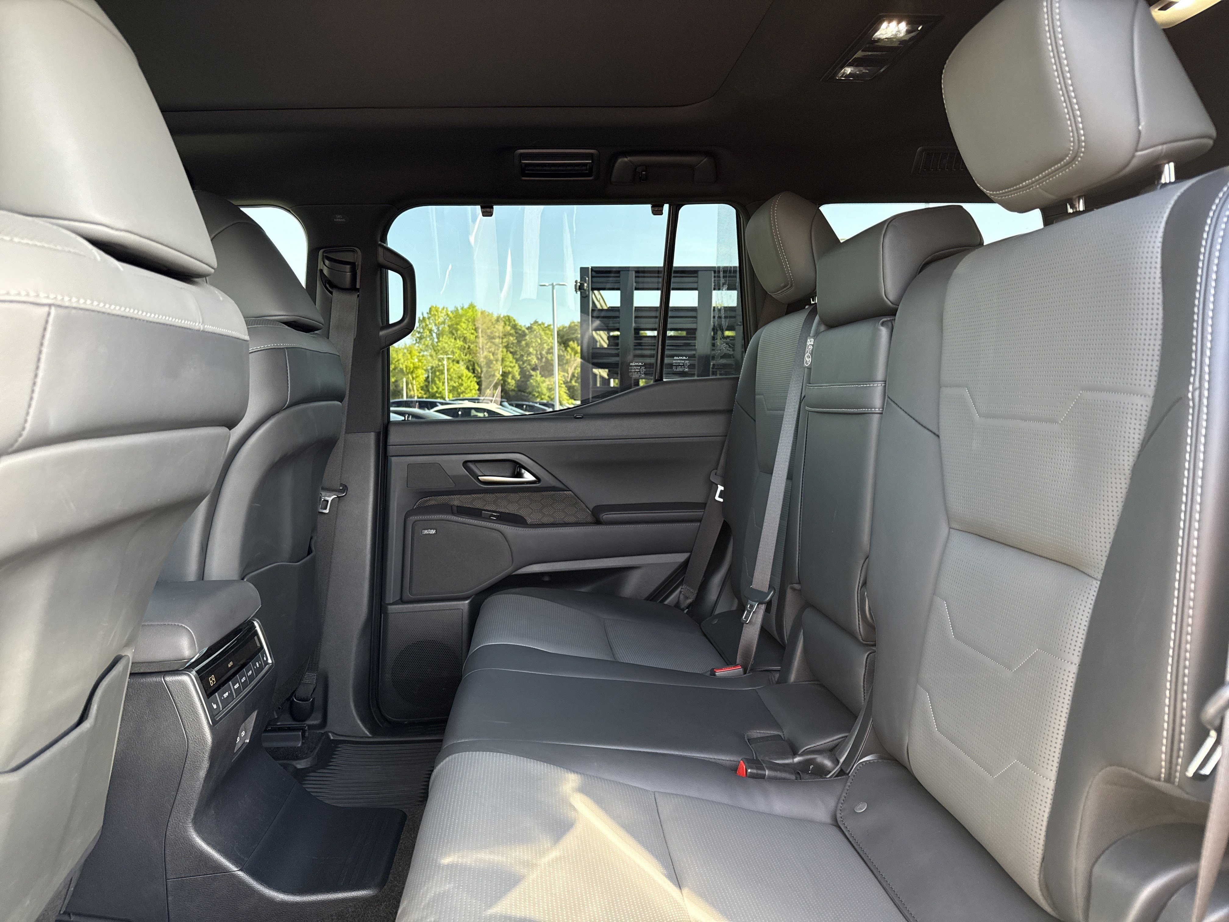 Used 2025 Lexus GX 550 image 31