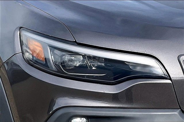 Used 2019 Jeep Cherokee Trailhawk image 27