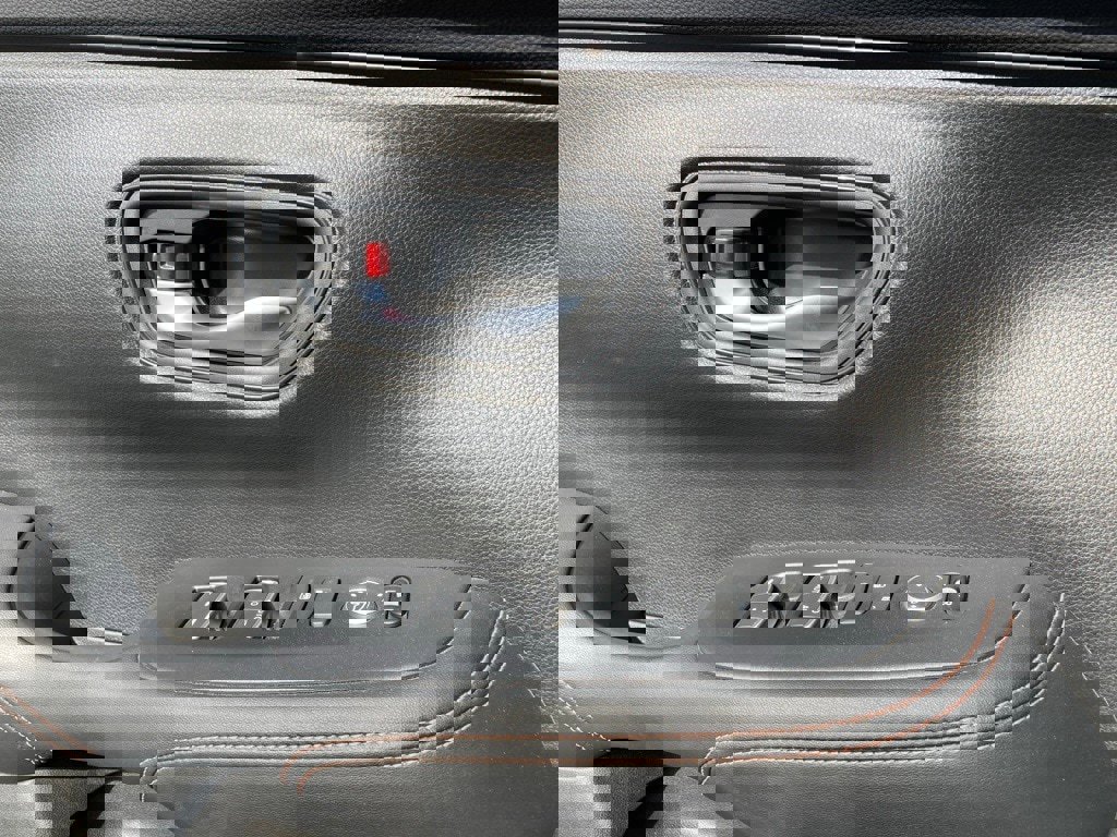 Used 2025 Honda HR-V Sport image 13