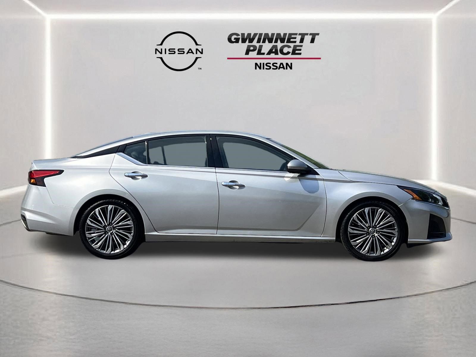 Used 2023 Nissan Altima 2.5 SL FWD image 26