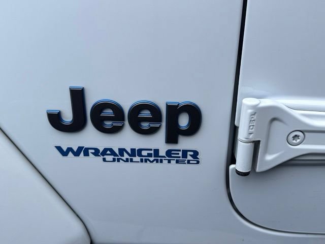 Used 2022 Jeep Wrangler Unlimited Rubicon 4xe w/ Steel Bumper Group AWD/4WD image 12