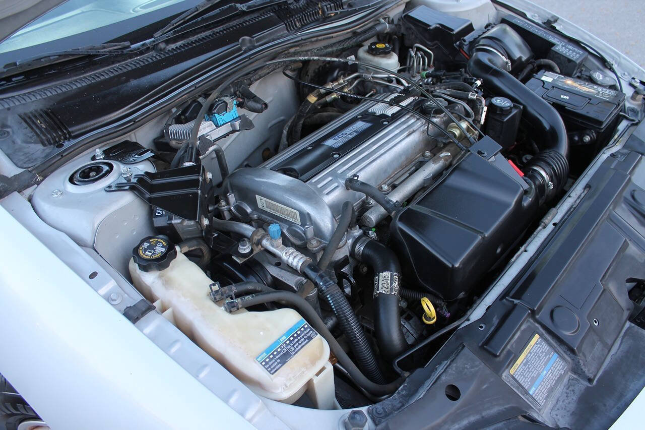 Used 2005 Chevrolet Cavalier Sedan w/ Preferred Equipment Group FWD image 36