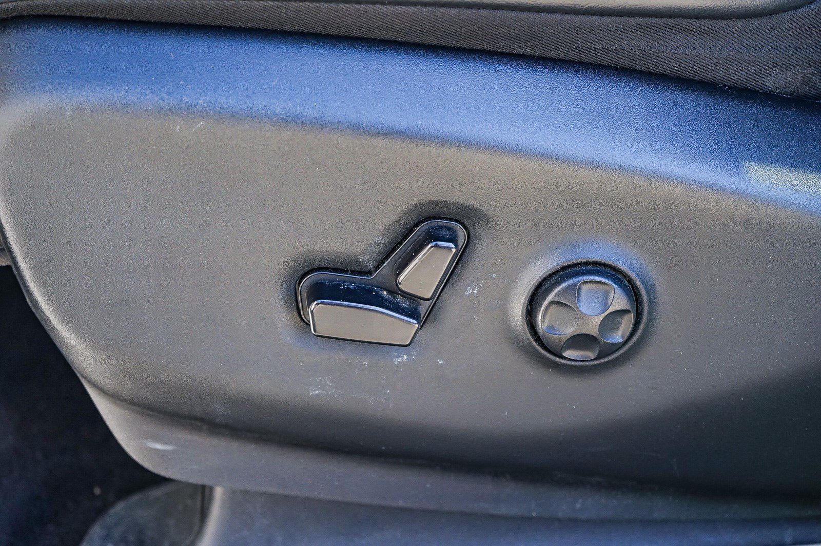 Used 2023 Chrysler Pacifica Touring-L FWD image 21