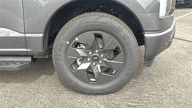 New 2025 Ford F150 Lightning Lariat image 10