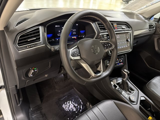 Certified 2024 Volkswagen Tiguan SE AWD/4WD image 15