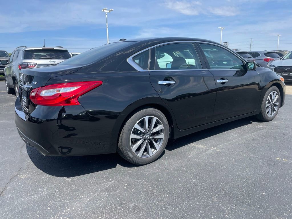 Used 2017 Nissan Altima 2.5 SV FWD image 4