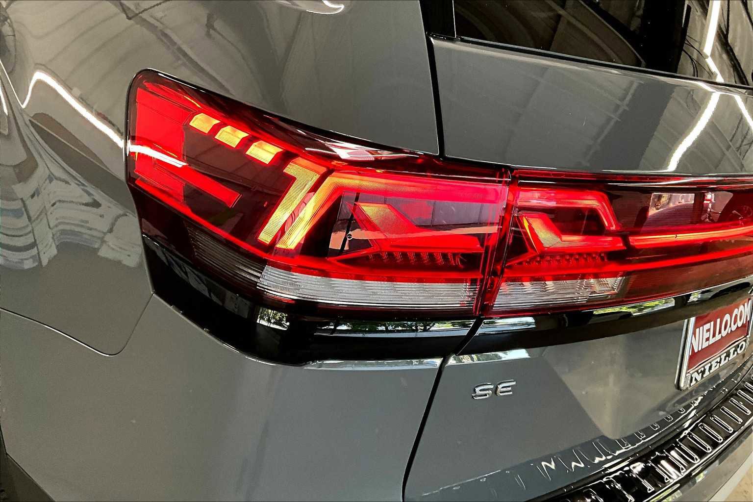 New 2026 Volkswagen Atlas Peak Edition image 24