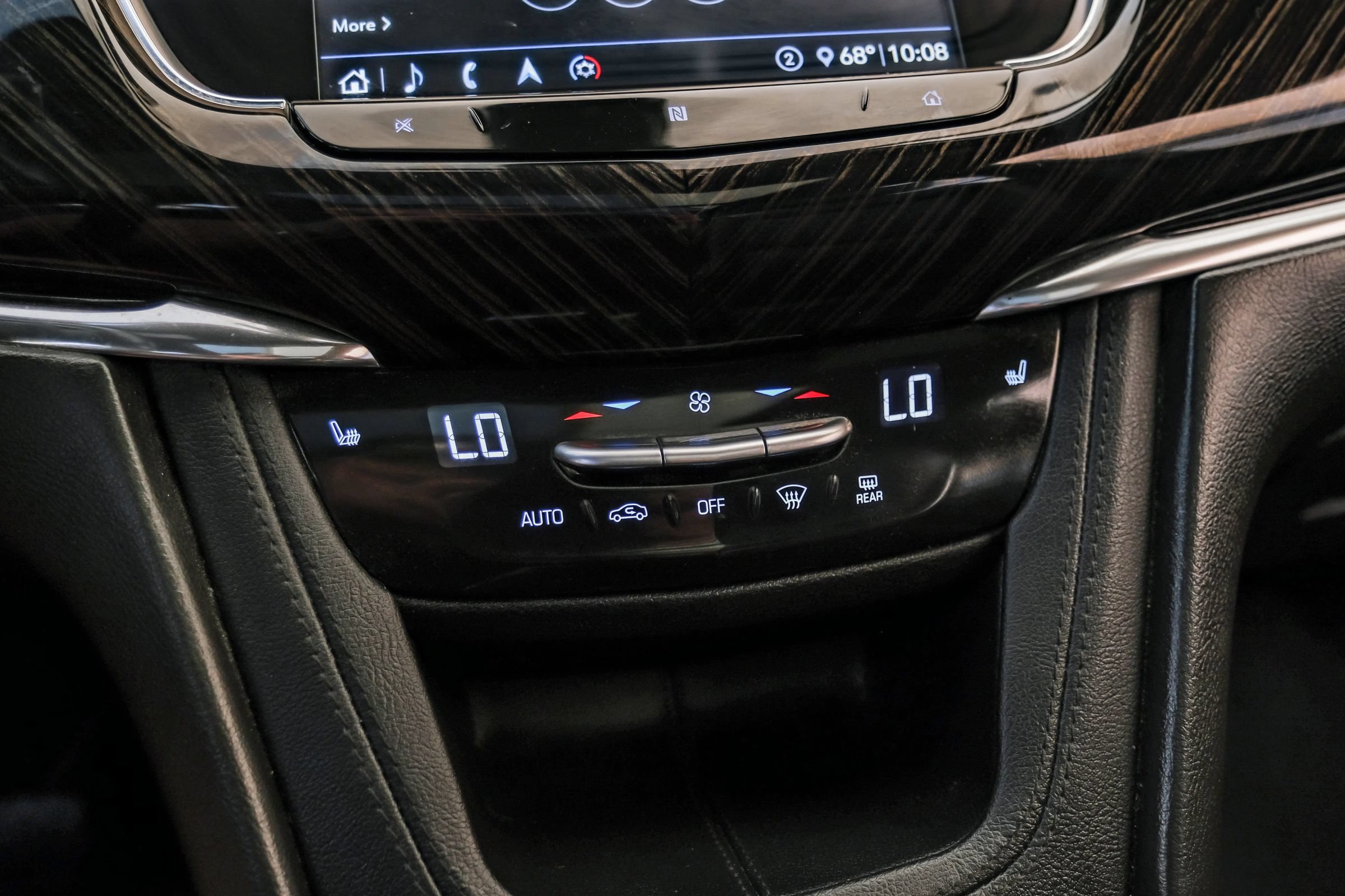 Used 2020 Cadillac XT6 Premium Luxury FWD image 25