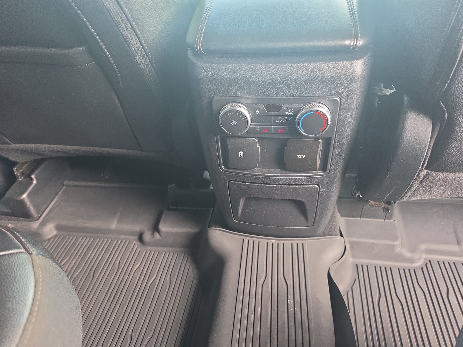 Used 2022 Ford Explorer Limited AWD/4WD image 29