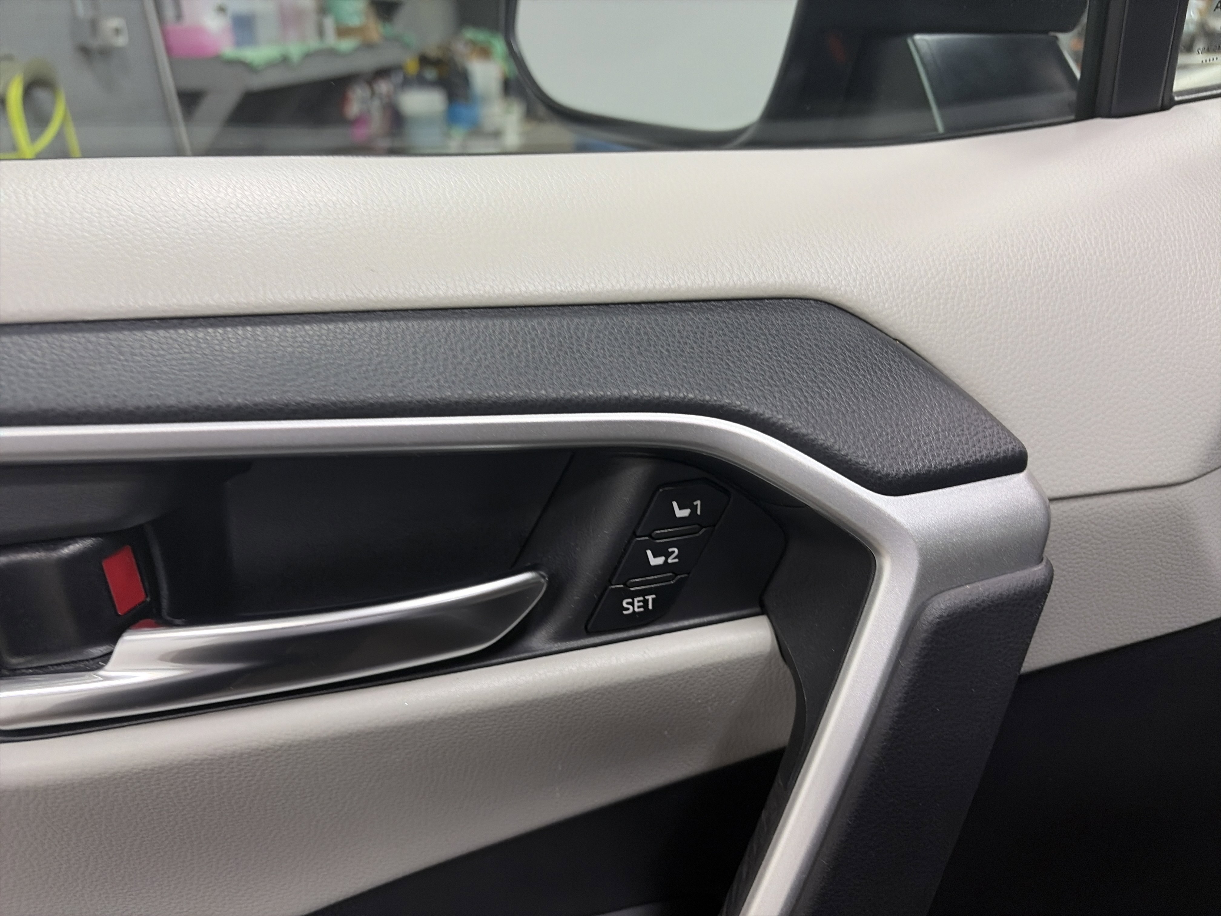 Used 2021 Toyota RAV4 XLE Premium image 26