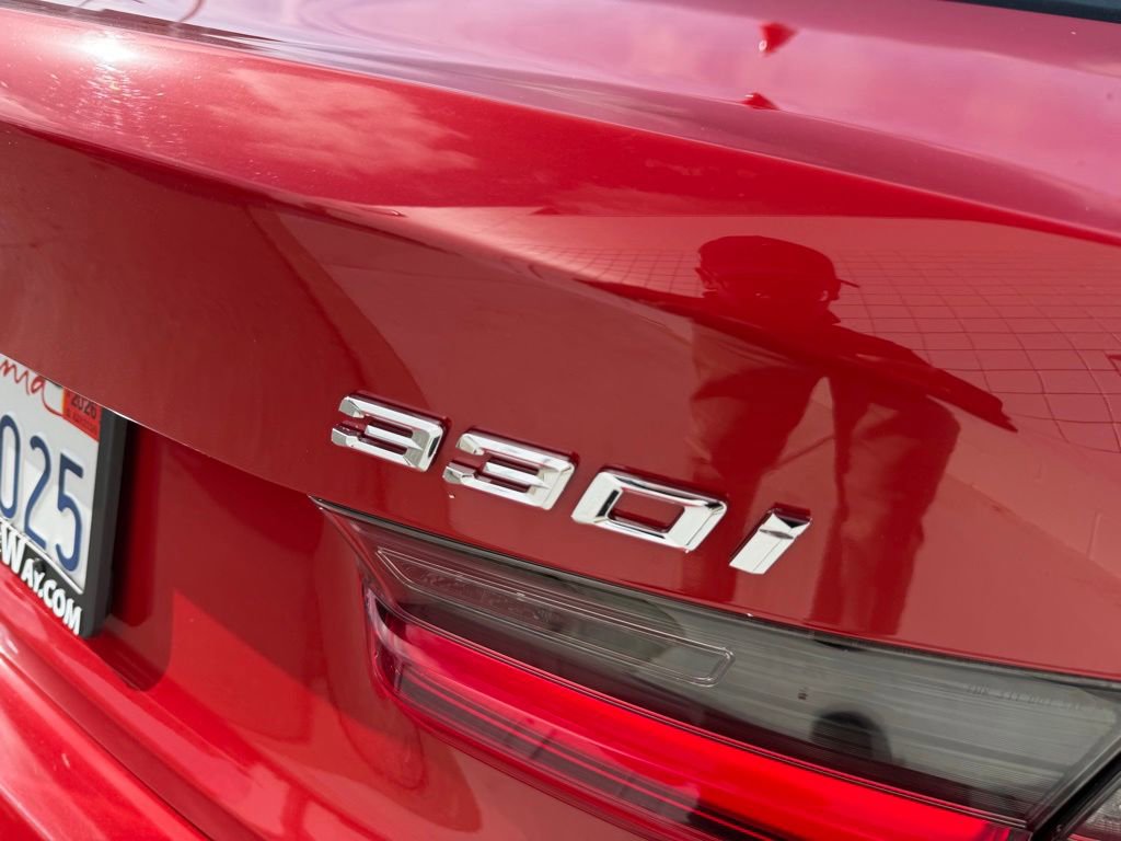 Used 2022 BMW 330i Sedan w/ Premium Package image 11