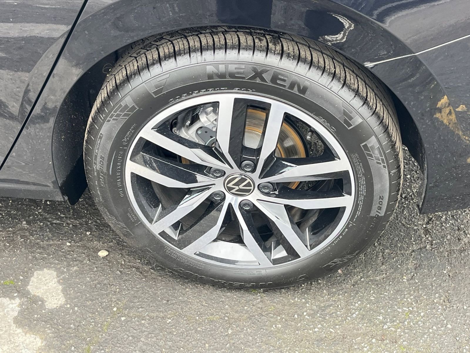 Used 2025 Volkswagen Jetta SE image 29