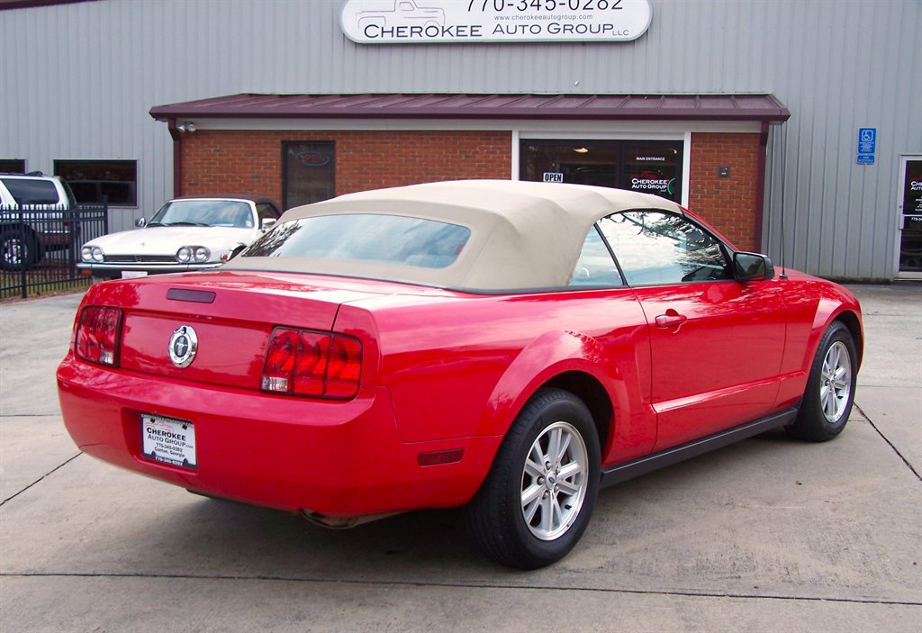 Used 2007 Ford Mustang Premium RWD image 4