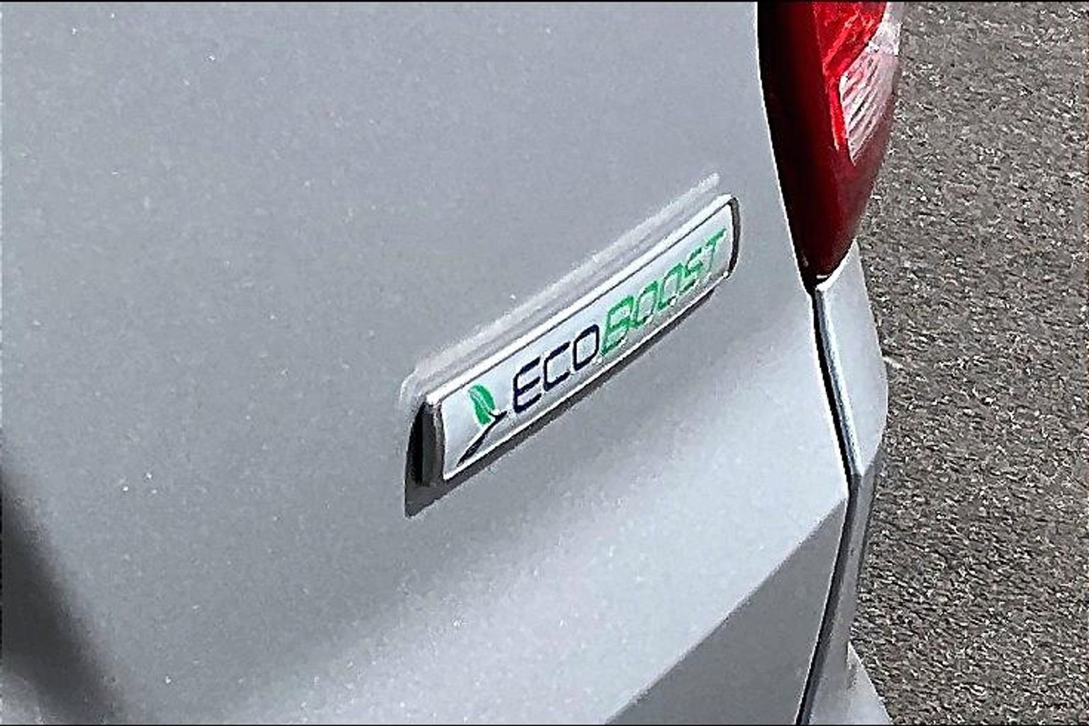 Used 2018 Ford Explorer XLT w/ Equipment Group 201A FWD image 24