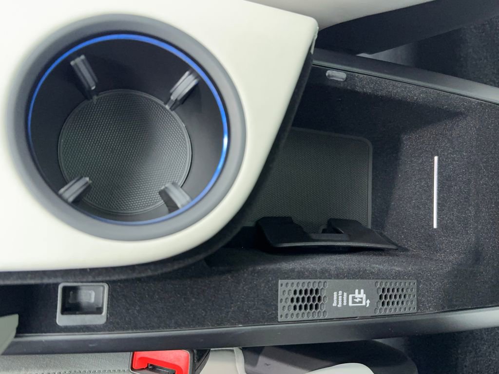 Used 2023 Porsche Taycan 4S image 33