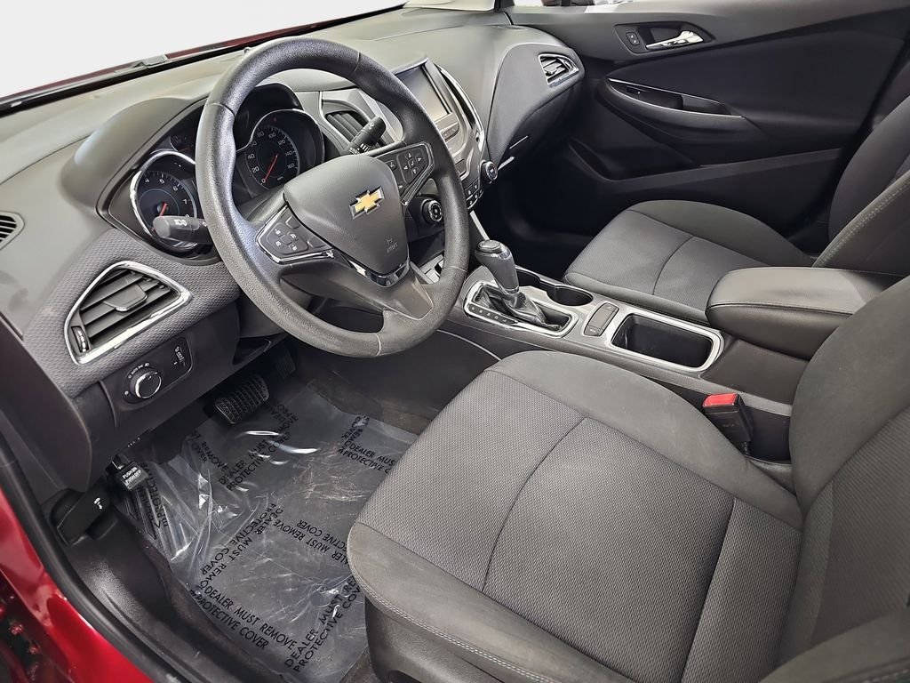 Used 2018 Chevrolet Cruze LT w/ Convenience Package FWD image 18