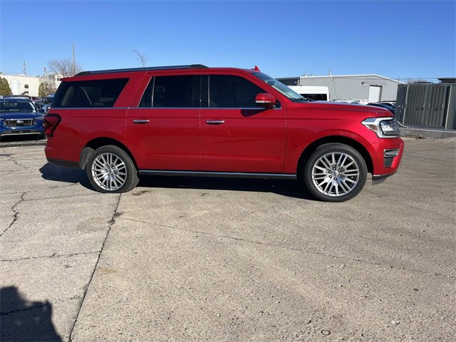 Used 2022 Ford Expedition Max Limited image 2