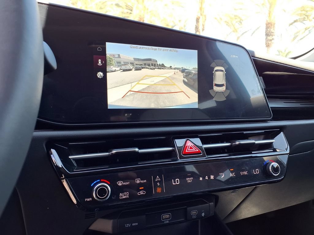 Certified 2025 Kia Niro SX Touring FWD image 18