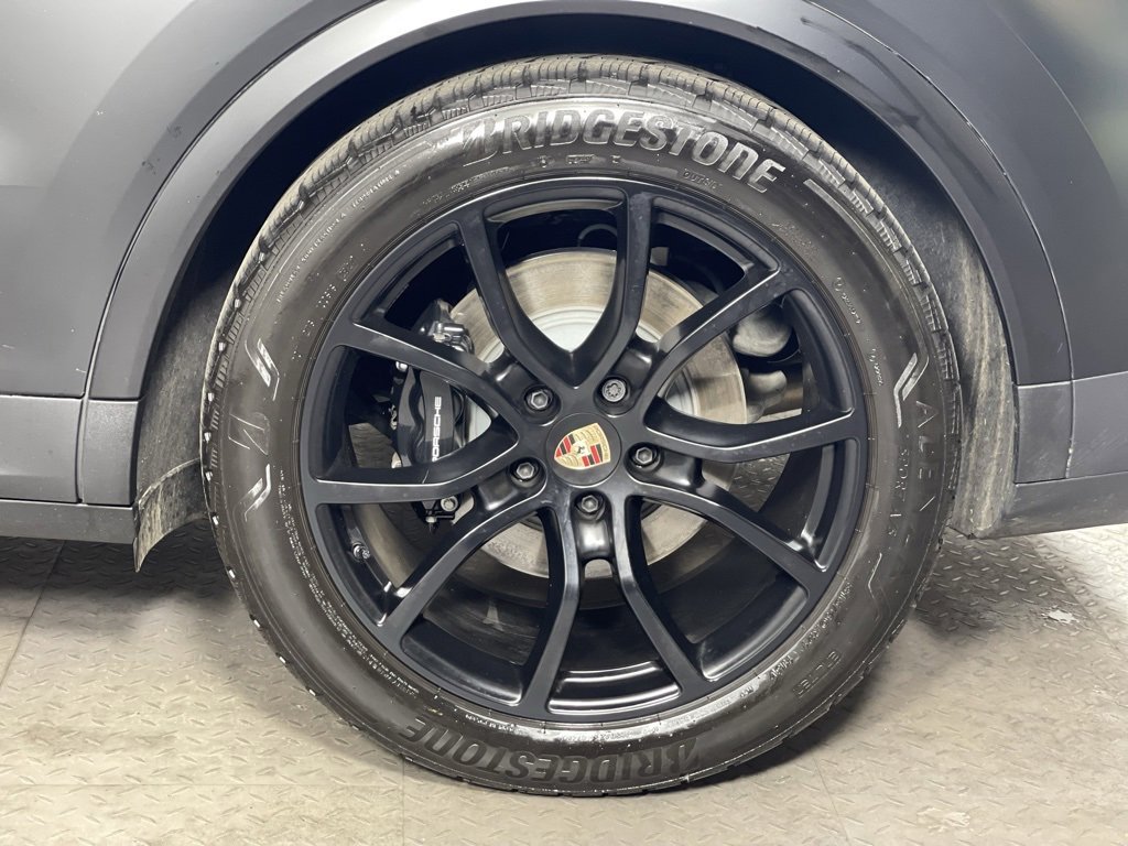Certified 2025 Porsche Cayenne S image 14