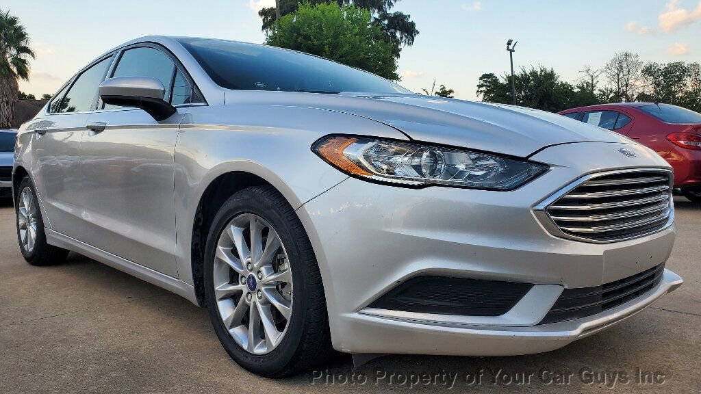 Used 2017 Ford Fusion SE image 8