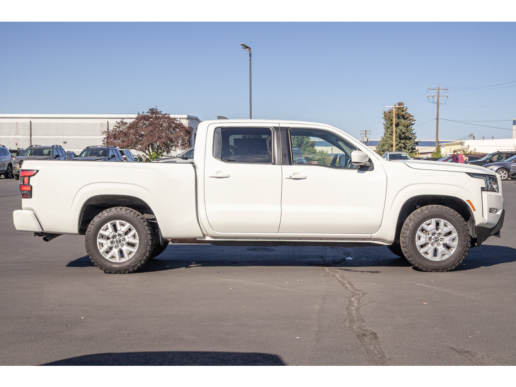 Used 2023 Nissan Frontier SV w/ Technology Package AWD/4WD image 2