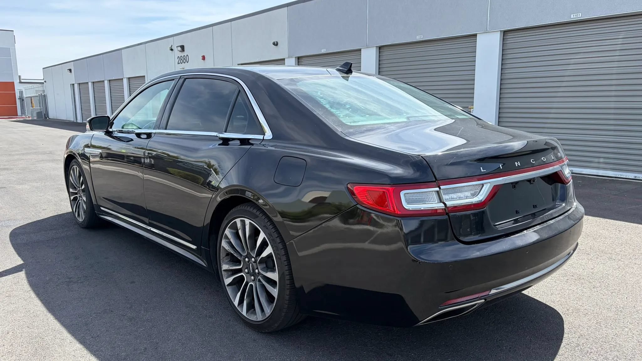 Used 2019 Lincoln Continental Select w/ Continental Climate Package AWD/4WD image 3
