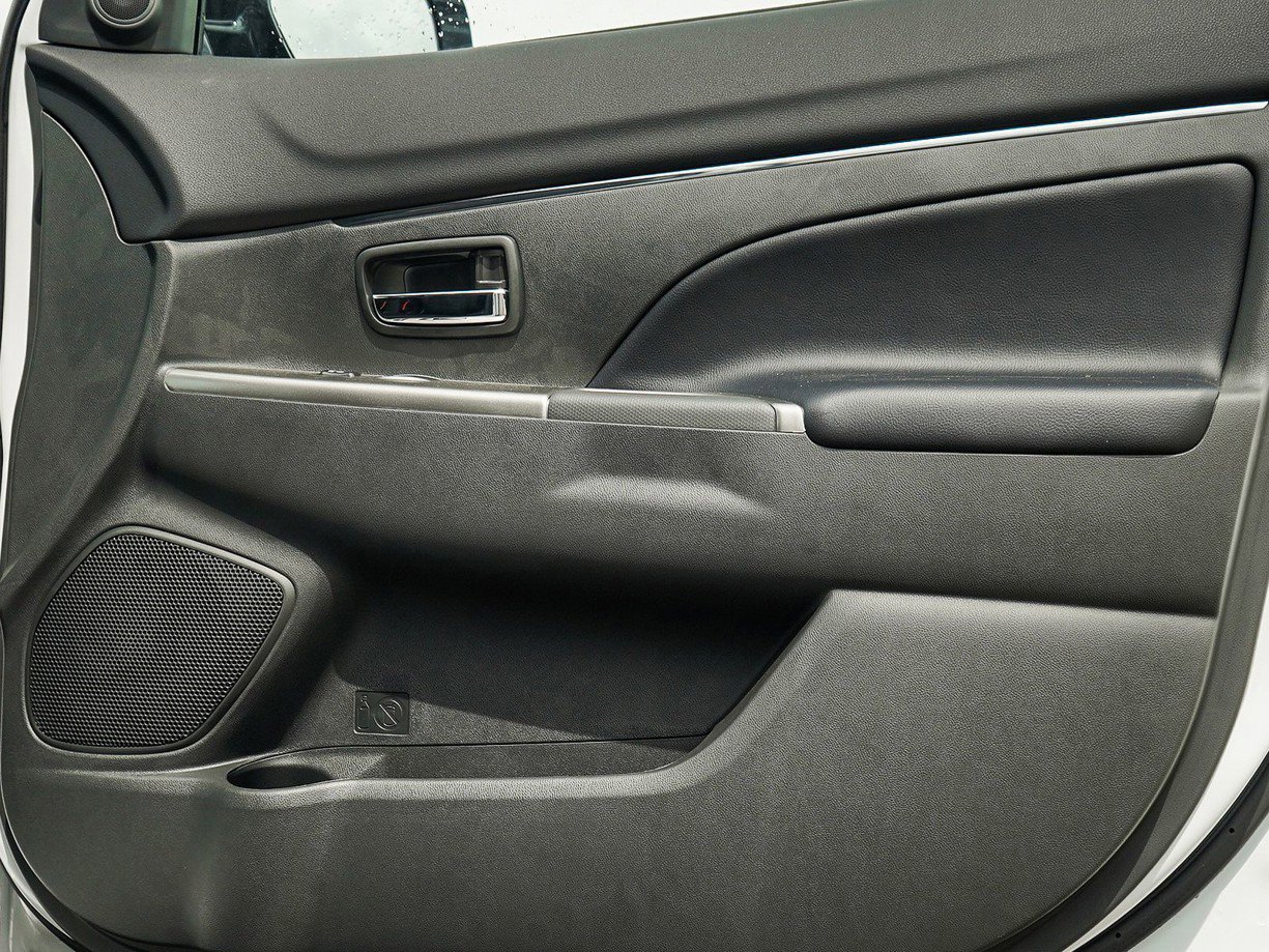 New 2025 Mitsubishi Outlander Sport SE image 9