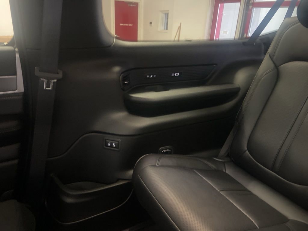 New 2026 Jeep Grand Wagoneer L Limited w/ Premium Group II image 22