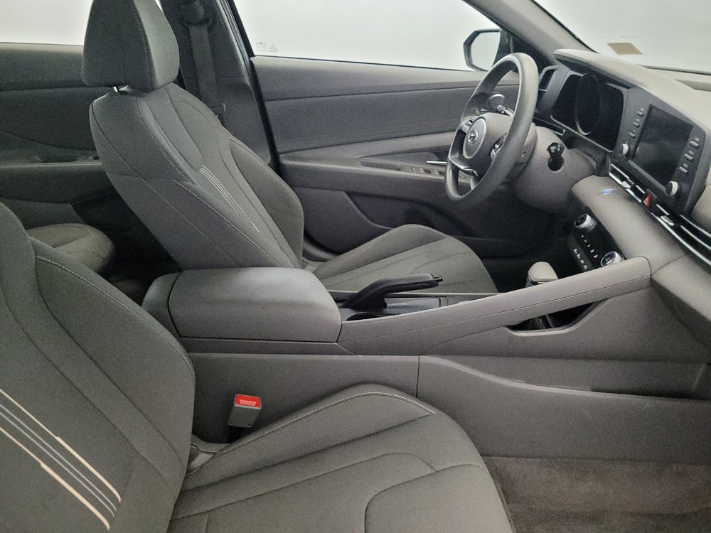 Used 2023 Hyundai Elantra SEL w/ Cargo Package FWD image 21