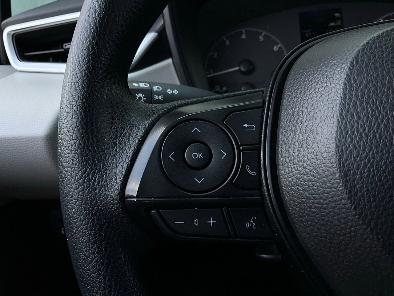 Used 2024 Toyota Corolla LE image 29