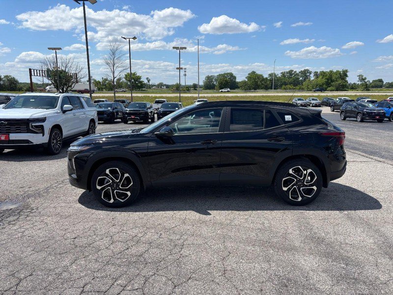 New 2026 Chevrolet Trax RS w/ Sunroof Package FWD video 2