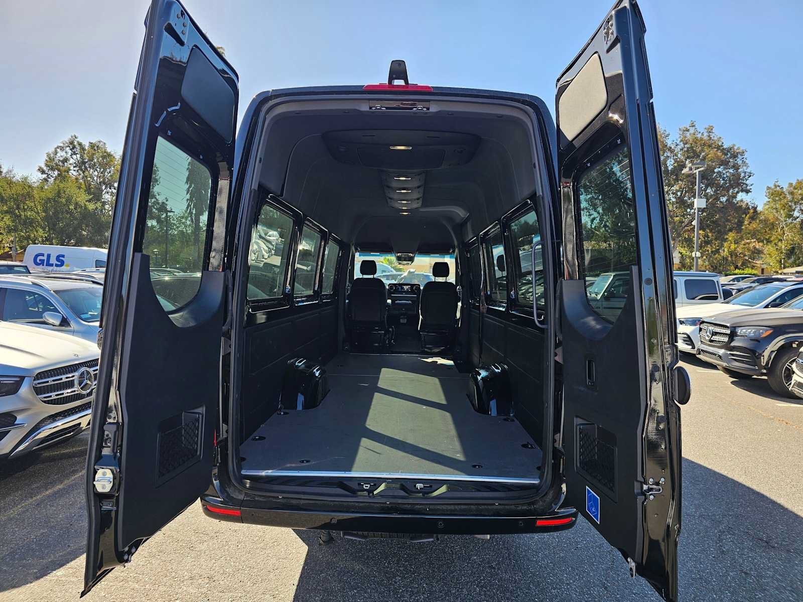 Used 2025 Mercedes-Benz Sprinter 3500 image 17