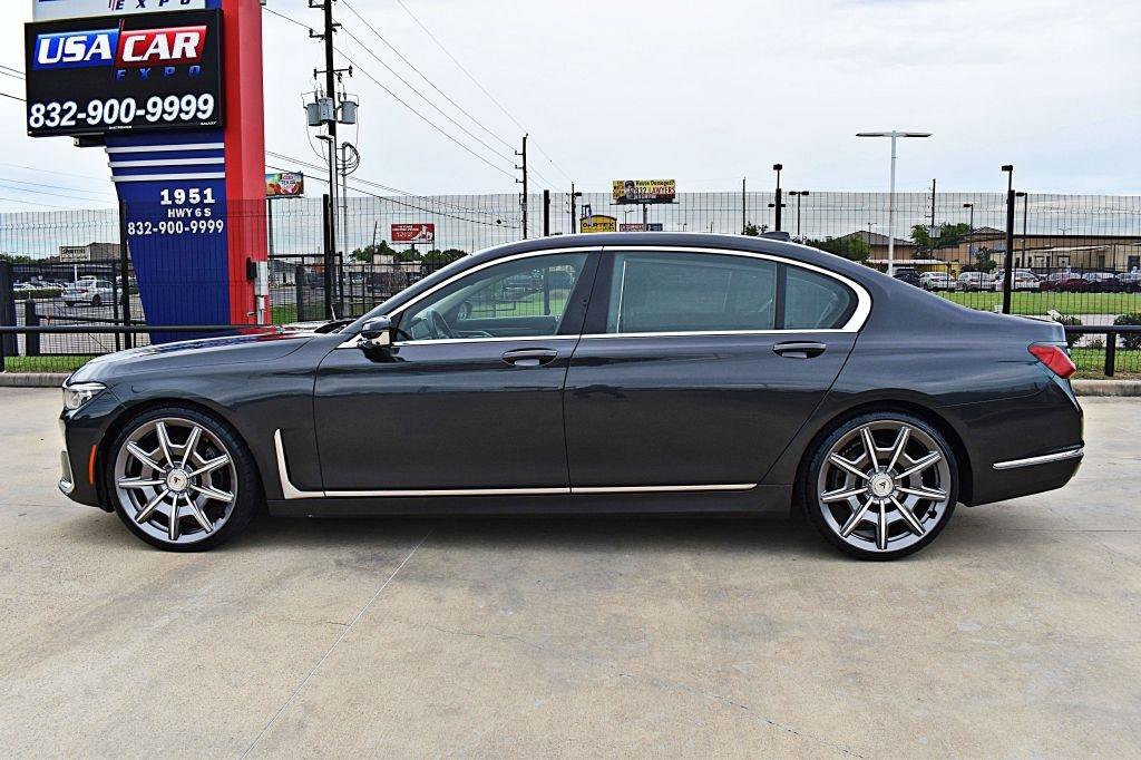 Used 2022 BMW 740i RWD image 10
