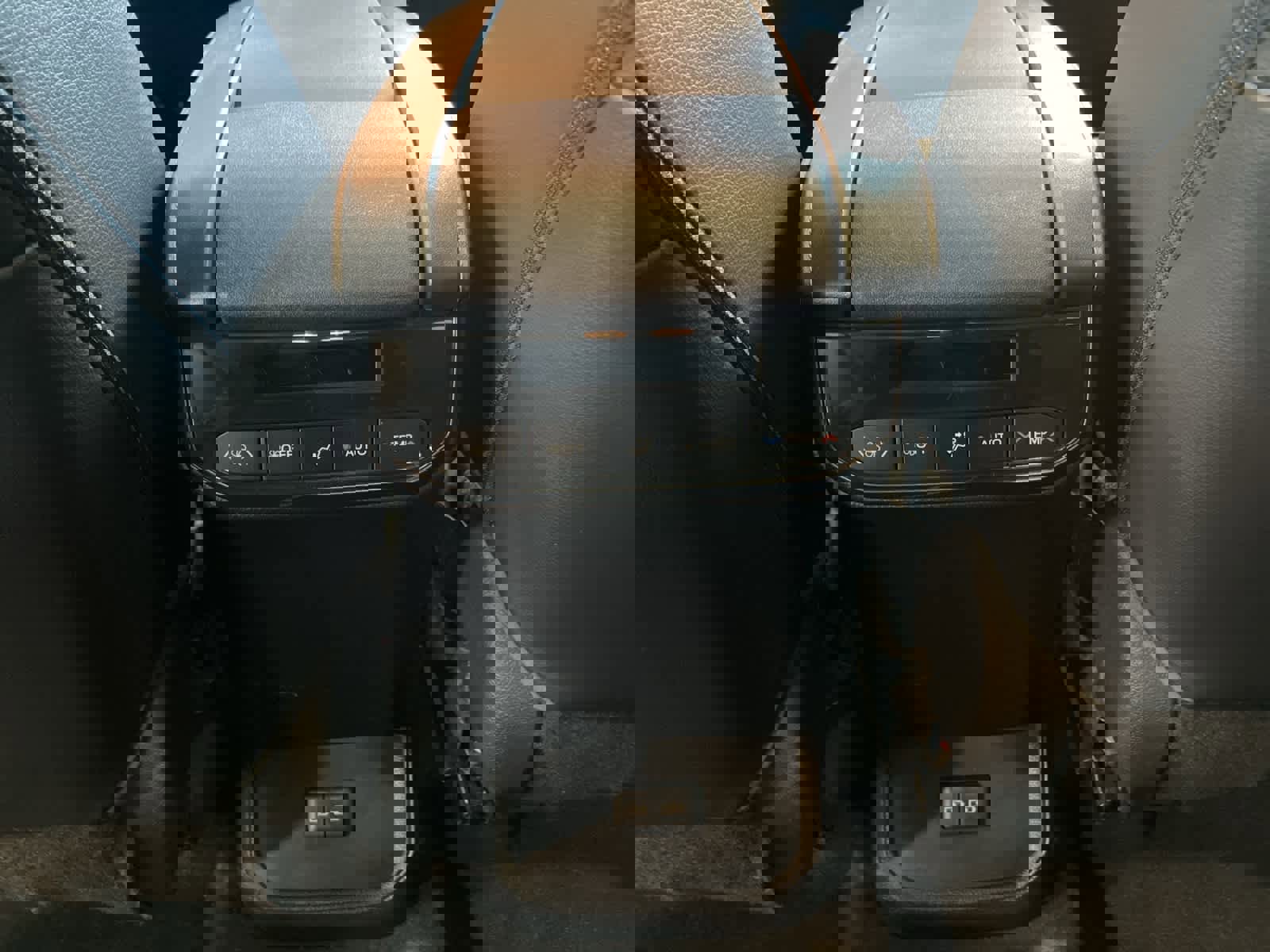 Used 2023 Toyota Highlander XLE image 27